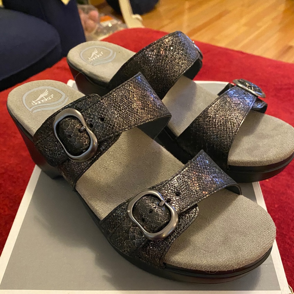DANSKO SOPHIE size 39 (8) NEW